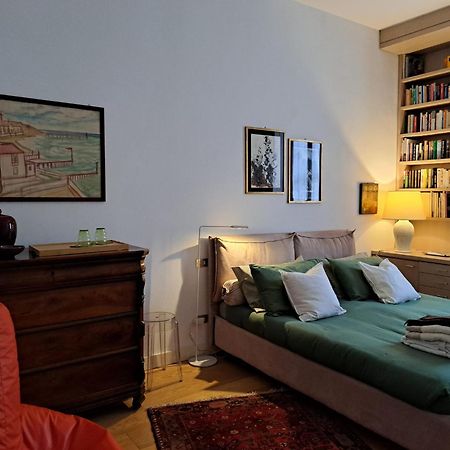 Casa Mari - Free Secure Parking, Breakfast, Private Bathroom, Wifi, Garden, Aircon, 3 Min Walk To Metro And Train Station Milano Exteriör bild