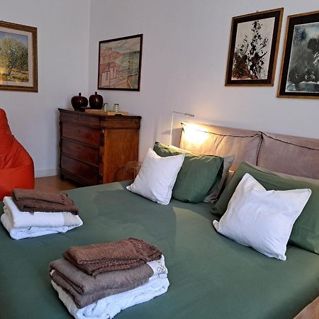 Casa Mari - Free Secure Parking, Breakfast, Private Bathroom, Wifi, Garden, Aircon, 3 Min Walk To Metro And Train Station Milano Exteriör bild