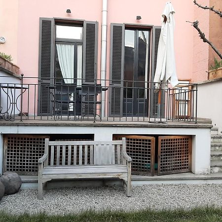 Casa Mari - Free Secure Parking, Breakfast, Private Bathroom, Wifi, Garden, Aircon, 3 Min Walk To Metro And Train Station Milano Exteriör bild