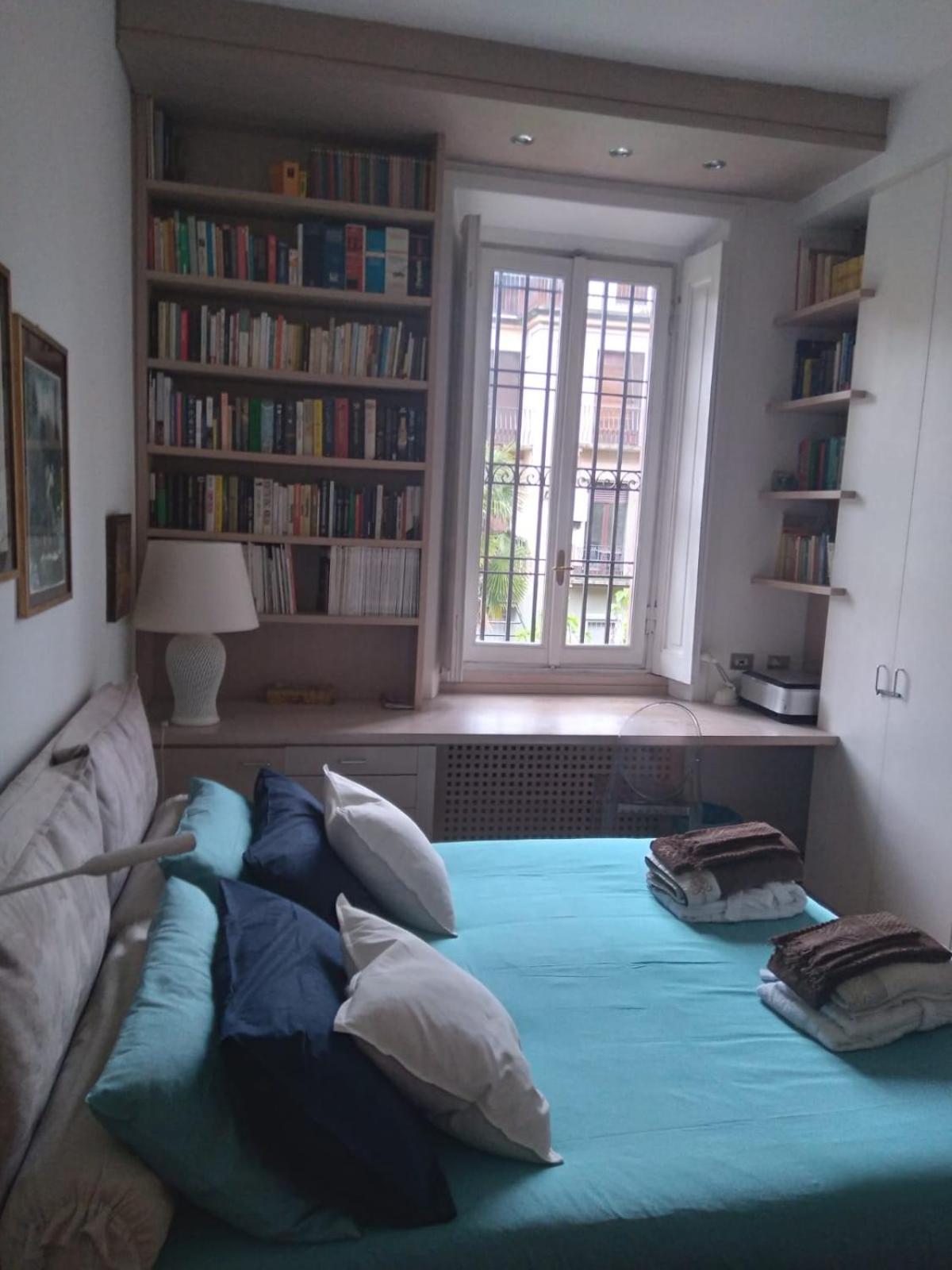 Casa Mari - Free Secure Parking, Breakfast, Private Bathroom, Wifi, Garden, Aircon, 3 Min Walk To Metro And Train Station Milano Exteriör bild