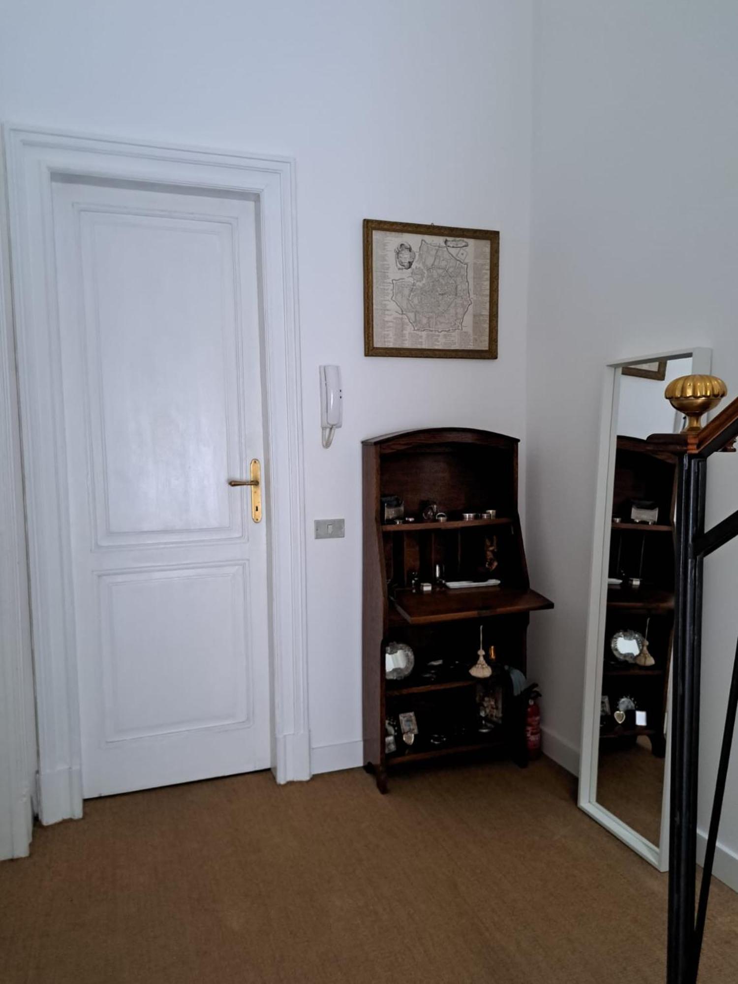 Casa Mari - Free Secure Parking, Breakfast, Private Bathroom, Wifi, Garden, Aircon, 3 Min Walk To Metro And Train Station Milano Exteriör bild