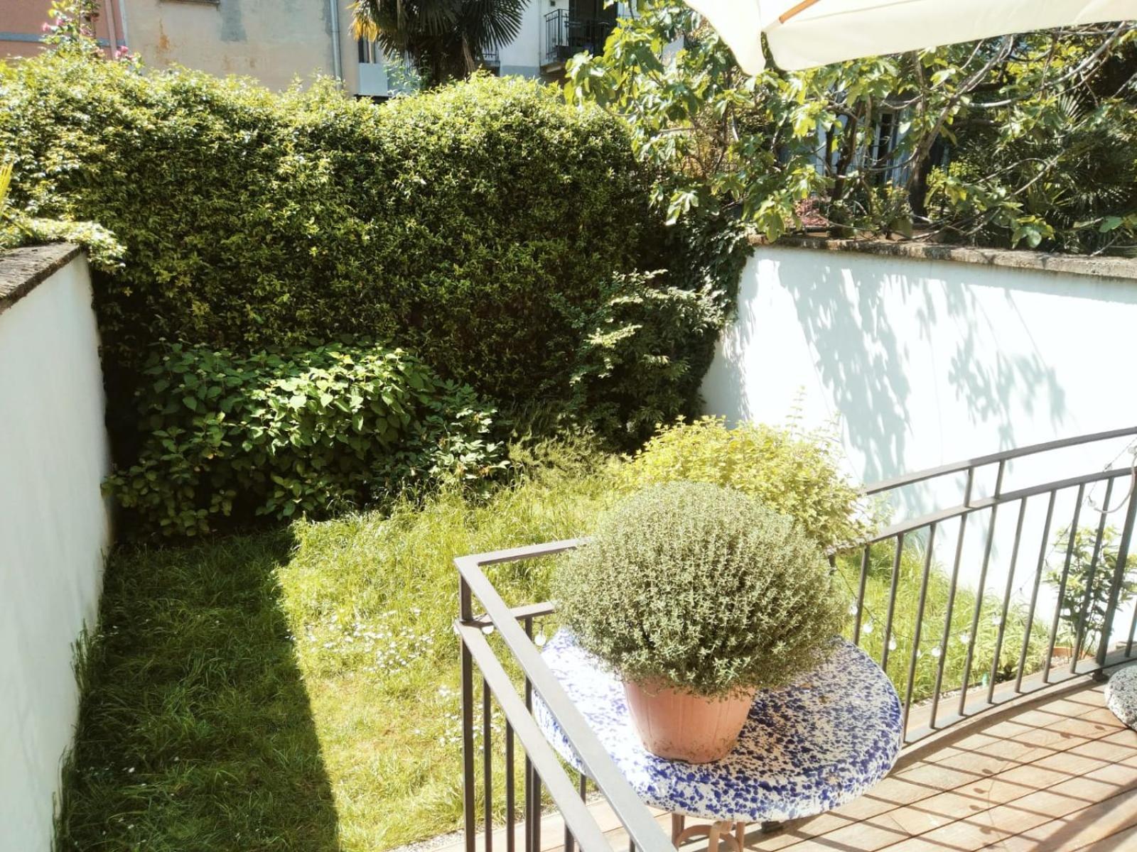 Casa Mari - Free Secure Parking, Breakfast, Private Bathroom, Wifi, Garden, Aircon, 3 Min Walk To Metro And Train Station Milano Exteriör bild